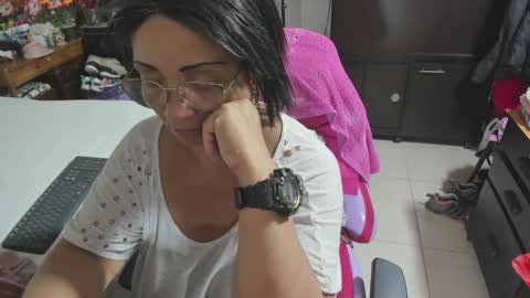 mrs_mommy online show from January 11, 2:38 am