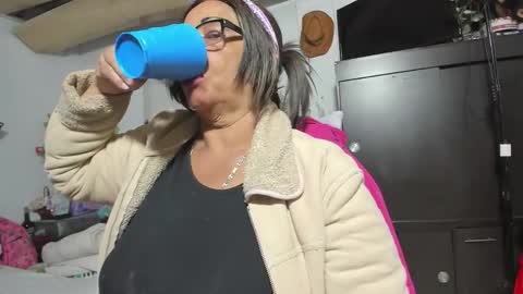 mrs_mommy online show from September 9, 11:04 pm