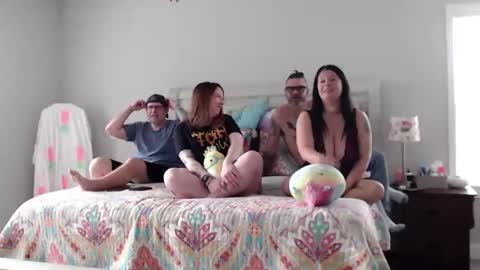 mrsbeachbumm online show from January 10, 6:06 pm