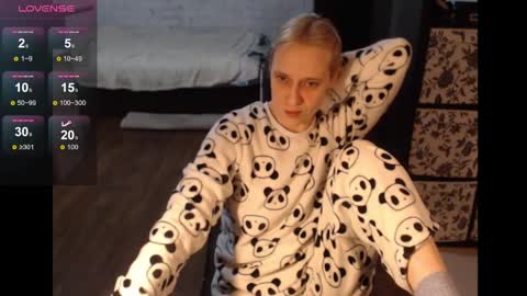 Snapshot of mrsluck chatting on February 9, 1:56 pm Sasha online show from February 9, 1:56 pm