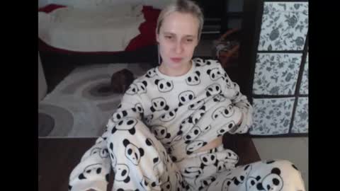 Snapshot of mrsluck chatting on September 22, 10:57 am Sasha online show from September 22, 10:57 am