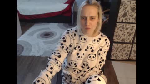 Snapshot of mrsluck chatting on September 28, 8:14 pm Sasha online show from September 28, 8:14 pm