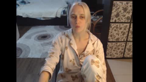 Snapshot of mrsluck chatting on October 12, 2:52 pm Sasha online show from October 12, 2:52 pm