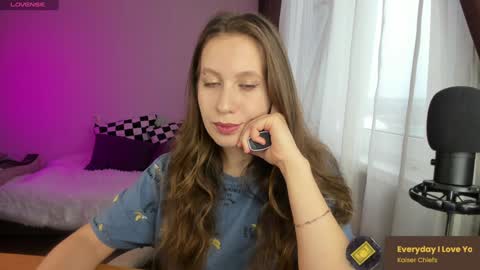 Snapshot of ms_allison chatting on February 1, 11:54 am Allison online show from February 1, 11:54 am