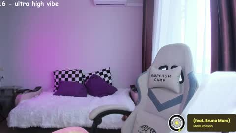 Snapshot of ms_allison chatting on February 17, 11:23 am Allison online show from February 17, 11:23 am