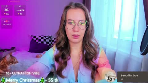 Snapshot of ms_allison chatting on December 25, 10:28 am Allison online show from December 25, 10:28 am