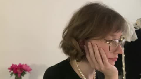 ms_christiana online show from April 28, 5:06 pm