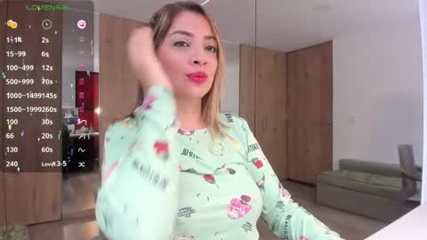 Snapshot of ms_valerypawg chatting on February 24, 10:02 am Valery Torres online show from February 24, 10:02 am