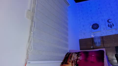 Snapshot of mssburbuja chatting on December 2, 7:10 am Manuela online show from December 2, 7:10 am