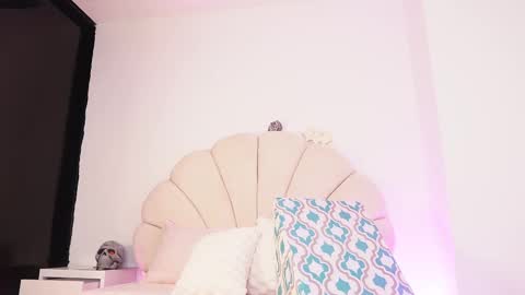 Snapshot of mssburbuja chatting on October 29, 3:22 am Manuela online show from October 29, 3:22 am