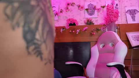 Snapshot of mssburbuja chatting on September 18, 3:16 am Manuela online show from September 18, 3:16 am