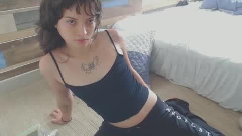 Snapshot of munchi_ chatting on September 20, 5:11 pm online show from September 20, 5:11 pm