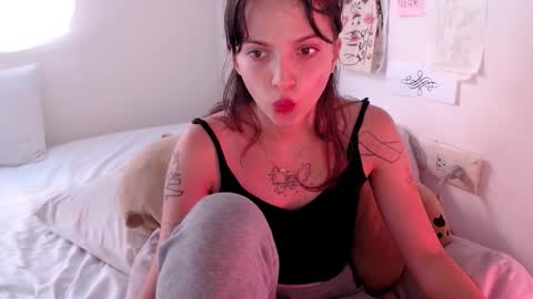   online show from March 7, 9:22 pm