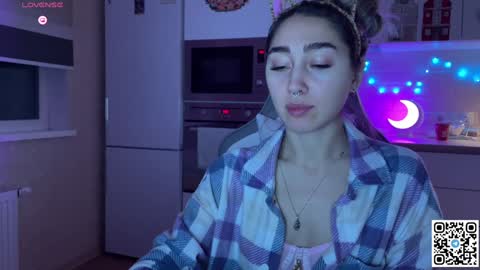 Snapshot of museleks chatting on February 3, 1:30 am Aleksa online show from February 3, 1:30 am