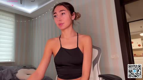 Snapshot of museleks chatting on December 15, 5:34 am Aleksa online show from December 15, 5:34 am