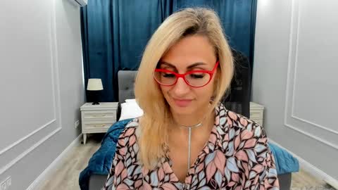 Snapshot of museofstage chatting on January 23, 11:48 am Diana online show from January 23, 11:48 am