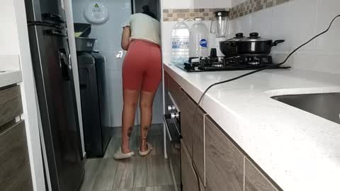 Snapshot of musicayluna chatting on March 3, 11:23 pm VALENTINA Luna  online show from March 3, 11:23 pm