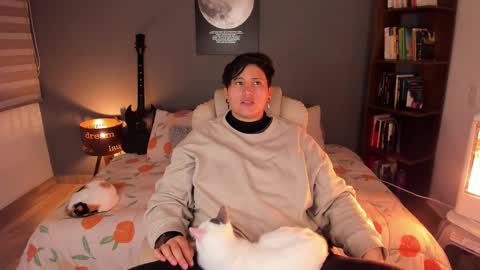 Snapshot of musicayluna chatting on September 10, 2:11 am VALENTINA Luna  online show from September 10, 2:11 am