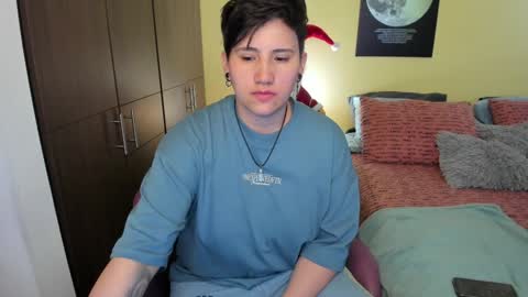 Snapshot of musicayluna chatting on January 5, 4:25 am VALENTINA Luna  online show from January 5, 4:25 am