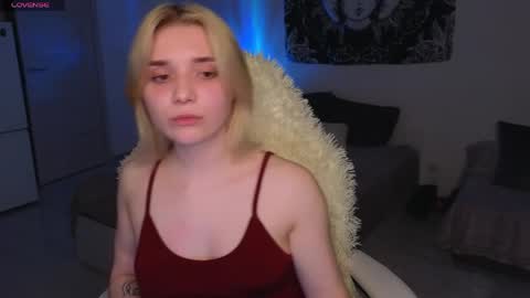 Molly online show from May 20, 9:45 pm