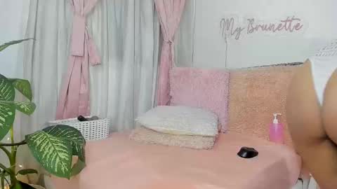 Snapshot of my_brunetteee chatting on March 5, 2:03 am my_brunetteee online show from March 5, 2:03 am