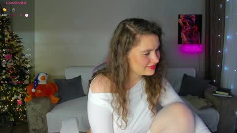 Snapshot of my_emmy chatting on December 31, 8:23 pm Emmy online show from December 31, 8:23 pm
