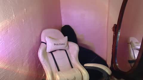 Its me Andi online show from March 7, 9:55 pm