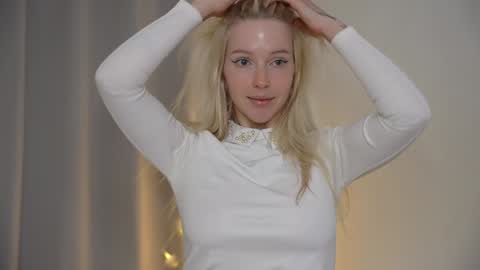 STELLA  Im here today online show from January 16, 5:01 pm