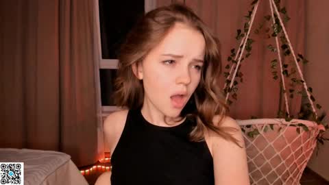 Maya online show from December 3, 9:01 pm