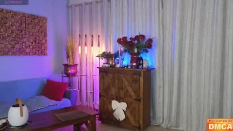 Snapshot of mya_emerald chatting on February 21, 12:05 am Mya online show from February 21, 12:05 am