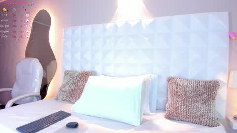 Mariana Evans online show from December 11, 11:41 am