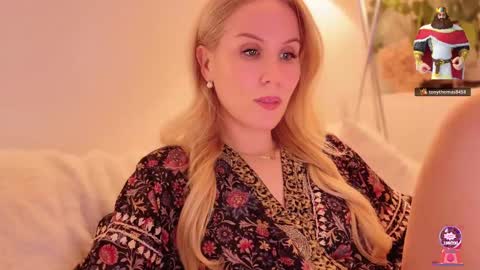 Mya-be Yours P online show from October 20, 10:57 pm