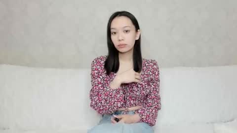 MyCherryMolly online show from February 11, 9:20 am