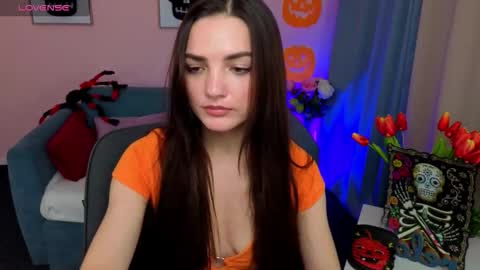 Ella online show from October 30, 12:35 am