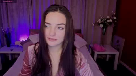 Ella online show from October 11, 8:44 pm