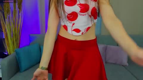 Ella online show from November 11, 2:58 pm