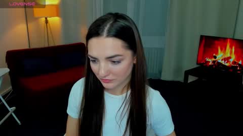 Ella online show from October 9, 12:04 am