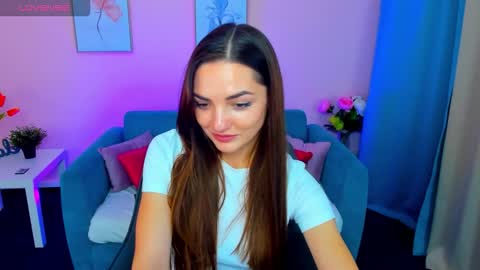 Ella online show from September 25, 8:50 pm