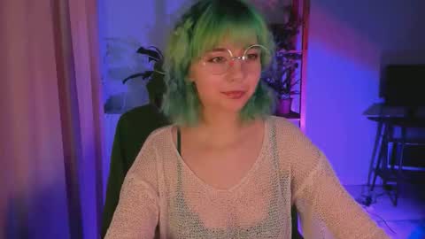 MylaFlores online show from November 17, 5:08 am