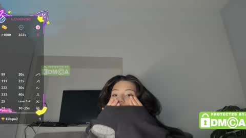 hey its Mel online show from October 15, 11:02 am