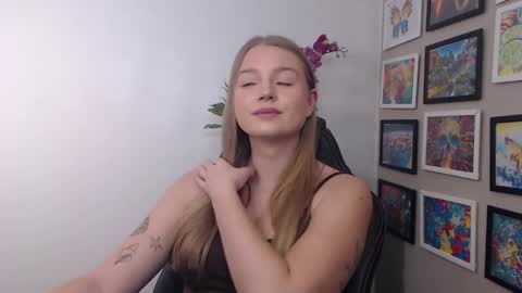 Erica online show from December 2, 8:59 am