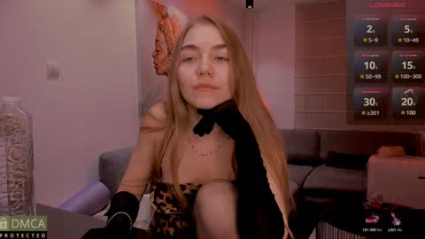 Snapshot of mysteryy_ chatting on February 8, 8:10 pm Michelle Endlessly love and support you here every night online show from February 8, 8:10 pm