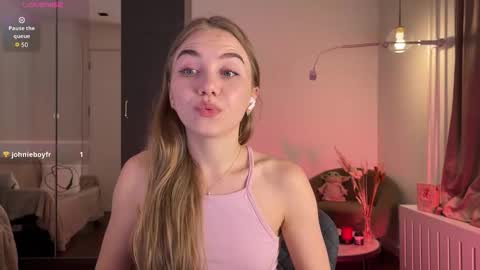 Snapshot of mysteryy_ chatting on September 11, 8:53 pm Michelle Endlessly love and support you here every night online show from September 11, 8:53 pm