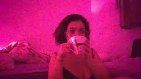 Snapshot of mystic_mika chatting on December 16, 4:45 am Mika online show from December 16, 4:45 am