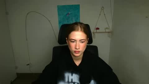 Emelie online show from October 28, 12:55 pm