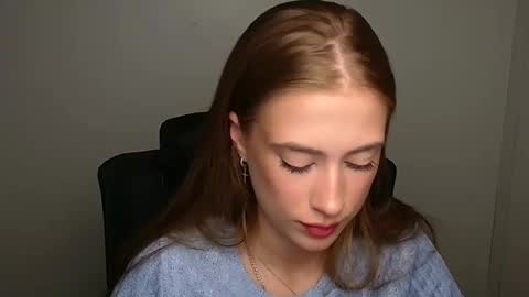 Emelie online show from September 26, 11:41 am