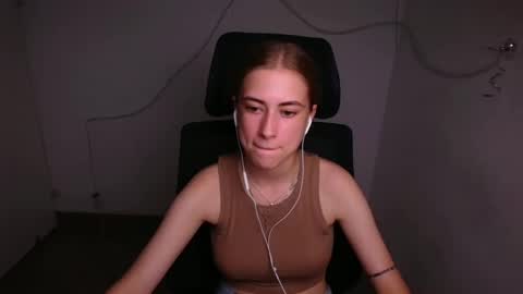 Snapshot of mysticemeli chatting on September 10, 5:35 pm Emelie online show from September 10, 5:35 pm