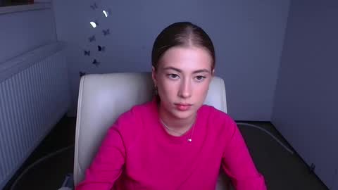 Emelie online show from September 17, 11:19 am