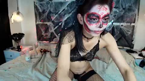 Snapshot of mysticmature chatting on October 31, 6:01 pm Mystic online show from October 31, 6:01 pm