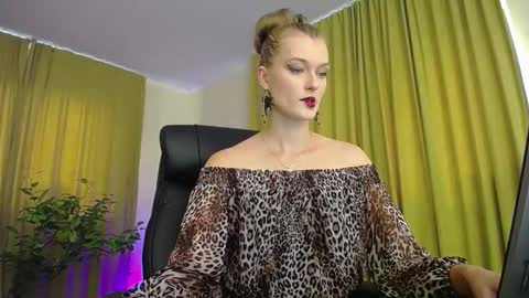 mysticvenus_ online show from October 15, 1:36 pm